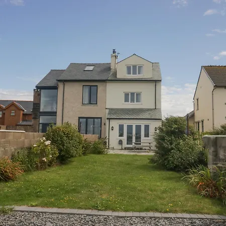 Driftwood Roa Island Piel Island Nyaraló